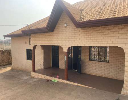 Villa à vendre à Coyah